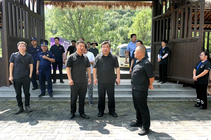 集團(tuán)領(lǐng)導(dǎo)赴門頭溝區(qū)龍泉鎮(zhèn)調(diào)研