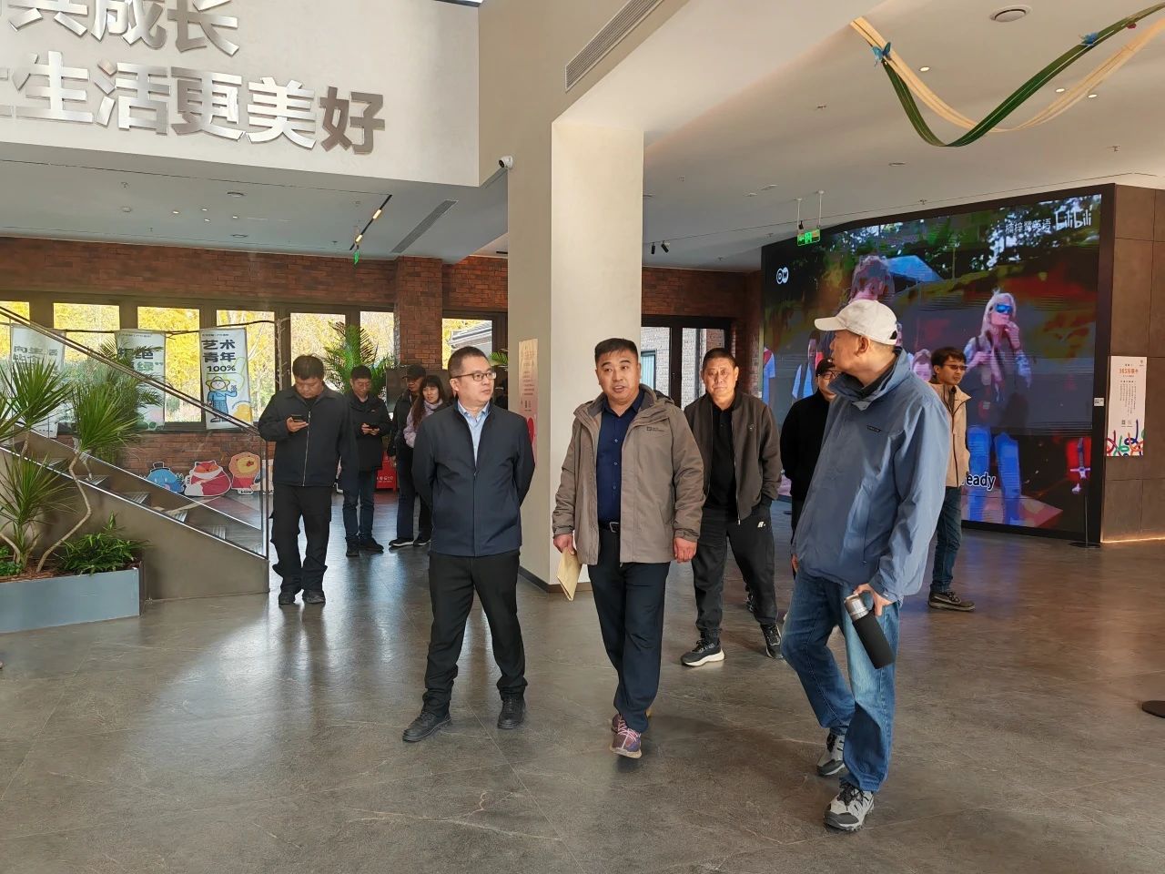 市園林局率隊赴廣陽谷等地觀摩集團綠地養護工作