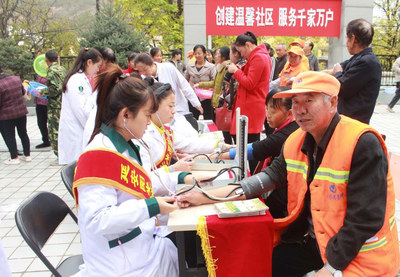 世界男性健康日 延安陽光醫院義診咨詢進社區，健康溫暖送到家